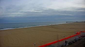 Weather camera view of Plim Plaza Hotel.