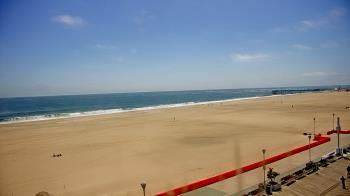 Weather camera view of Plim Plaza Hotel.