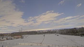 Weather camera view of Orchard Hill.