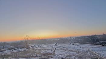 Weather camera view of Orchard Hill.