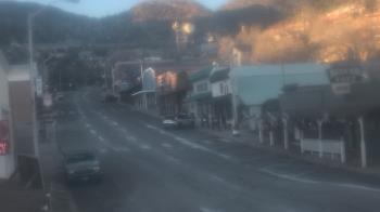 Weather camera view of Overland Hotel.