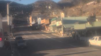 Weather camera view of Overland Hotel.