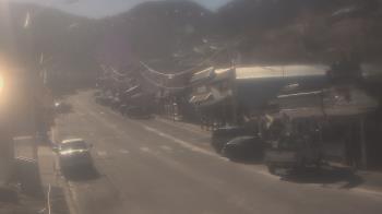 Weather camera view of Overland Hotel.