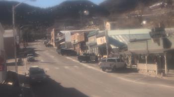 Weather camera view of Overland Hotel.