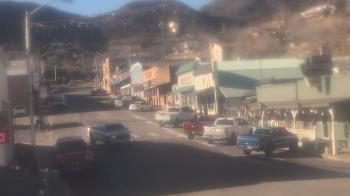 Weather camera view of Overland Hotel.