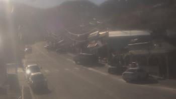 Weather camera view of Overland Hotel.