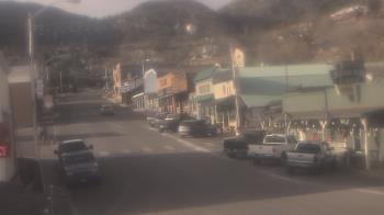 Weather camera view of Overland Hotel.