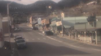 Weather camera view of Overland Hotel.