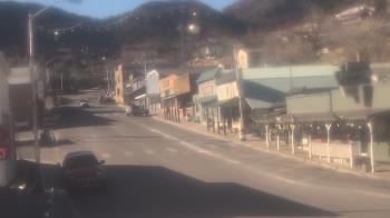 Weather camera view of Overland Hotel.