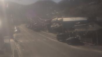 Weather camera view of Overland Hotel.