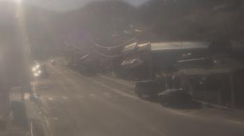 Weather camera view of Overland Hotel.