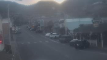 Weather camera view of Overland Hotel.