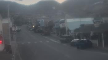 Weather camera view of Overland Hotel.