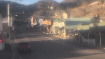 Weather camera view of Overland Hotel.