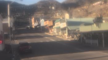 Weather camera view of Overland Hotel.