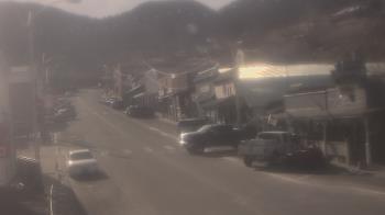 Weather camera view of Overland Hotel.