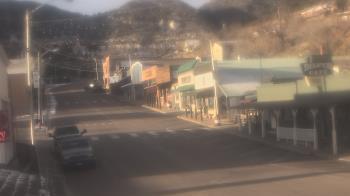 Weather camera view of Overland Hotel.