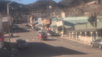 Weather camera view of Overland Hotel.