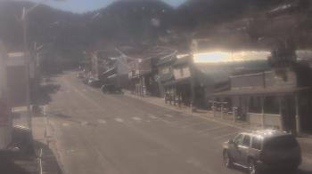 Weather camera view of Overland Hotel.