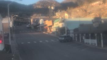 Weather camera view of Overland Hotel.