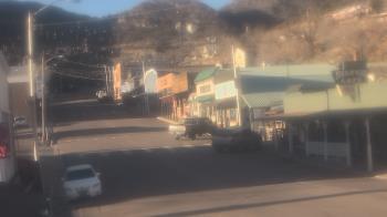 Weather camera view of Overland Hotel.