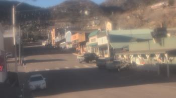 Weather camera view of Overland Hotel.