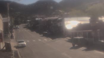 Weather camera view of Overland Hotel.