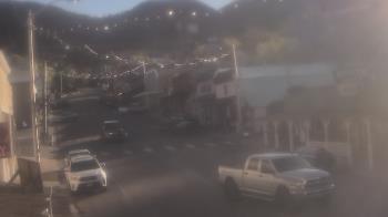 Weather camera view of Overland Hotel.