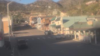 Weather camera view of Overland Hotel.