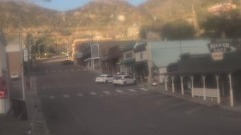 Weather camera view of Overland Hotel.