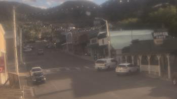 Weather camera view of Overland Hotel.