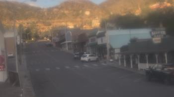 Weather camera view of Overland Hotel.
