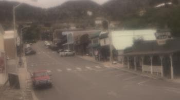 Weather camera view of Overland Hotel.