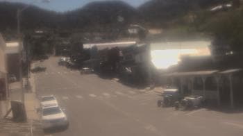 Weather camera view of Overland Hotel.