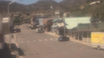 Weather camera view of Overland Hotel.