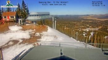 Weather camera view of Sunrise Park Resort 10650 ft elev.