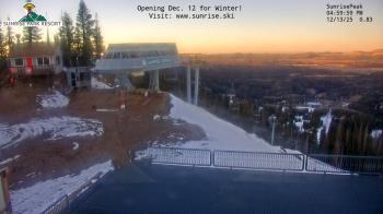 Weather camera view of Sunrise Park Resort 10650 ft elev.