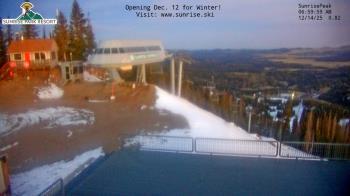 Weather camera view of Sunrise Park Resort 10650 ft elev.