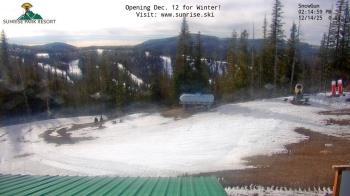 Weather camera view of Sunrise Park Resort 10650 ft elev.
