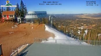 Weather camera view of Sunrise Park Resort 10650 ft elev.