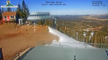 Weather camera view of Sunrise Park Resort 10650 ft elev.