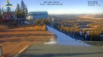 Weather camera view of Sunrise Park Resort 10650 ft elev.