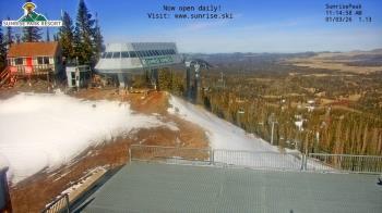 Weather camera view of Sunrise Park Resort 10650 ft elev.