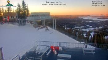 Weather camera view of Sunrise Park Resort 10650 ft elev.