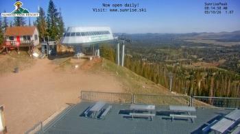 Weather camera view of Sunrise Park Resort 10650 ft elev.