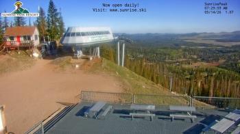 Weather camera view of Sunrise Park Resort 10650 ft elev.