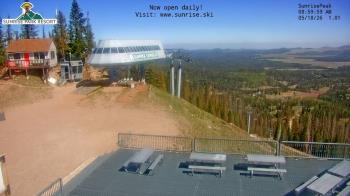 Weather camera view of Sunrise Park Resort 10650 ft elev.