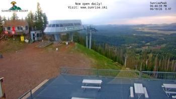 Weather camera view of Sunrise Park Resort 10650 ft elev.