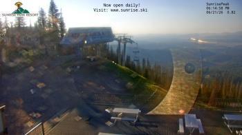 Weather camera view of Sunrise Park Resort 10650 ft elev.