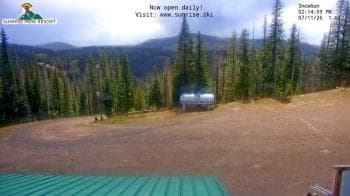 Weather camera view of Sunrise Park Resort 10650 ft elev.
